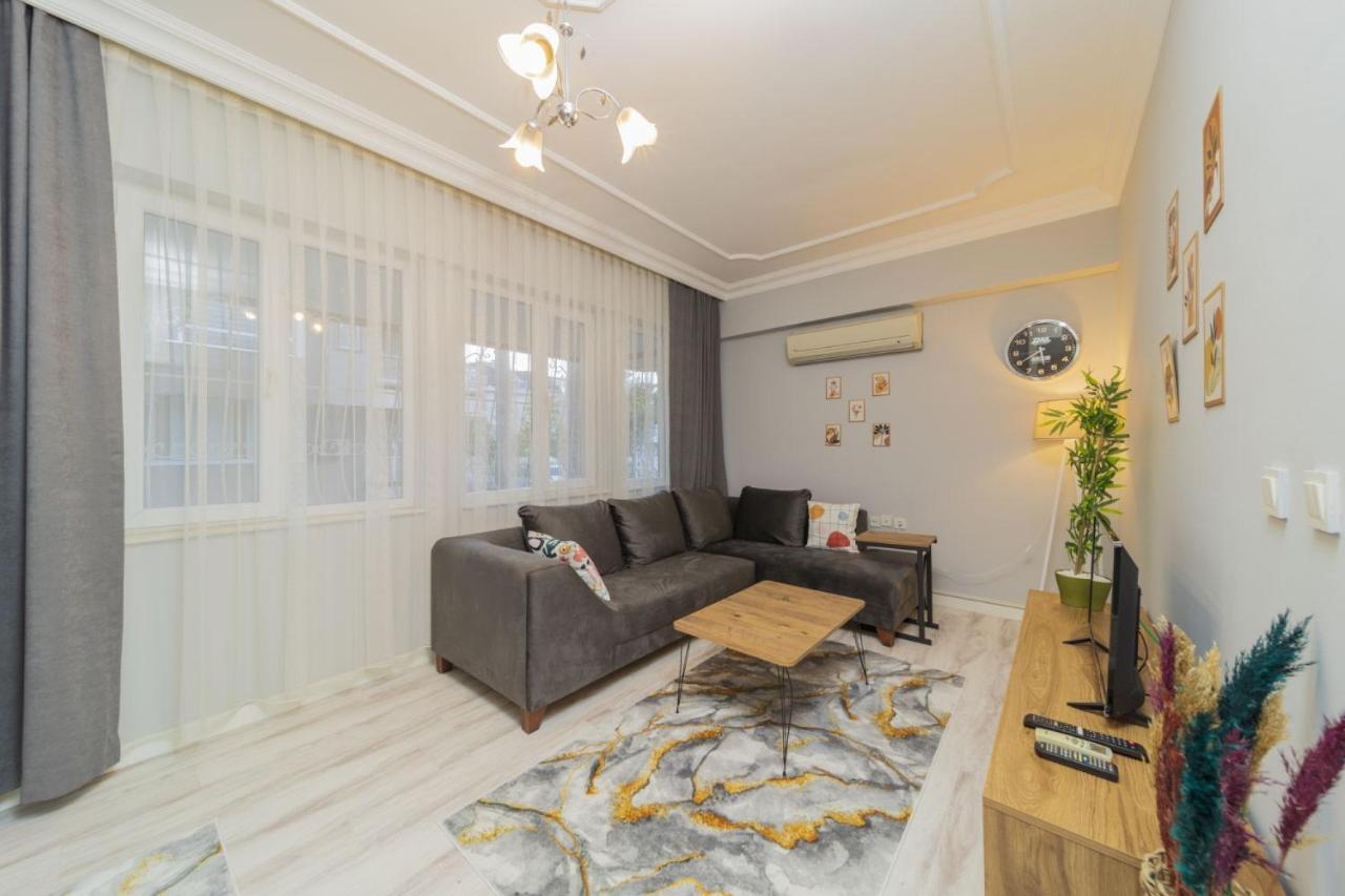 אנטליה Vibrant Flat With Lovely Balcony In Muratpasa מראה חיצוני תמונה