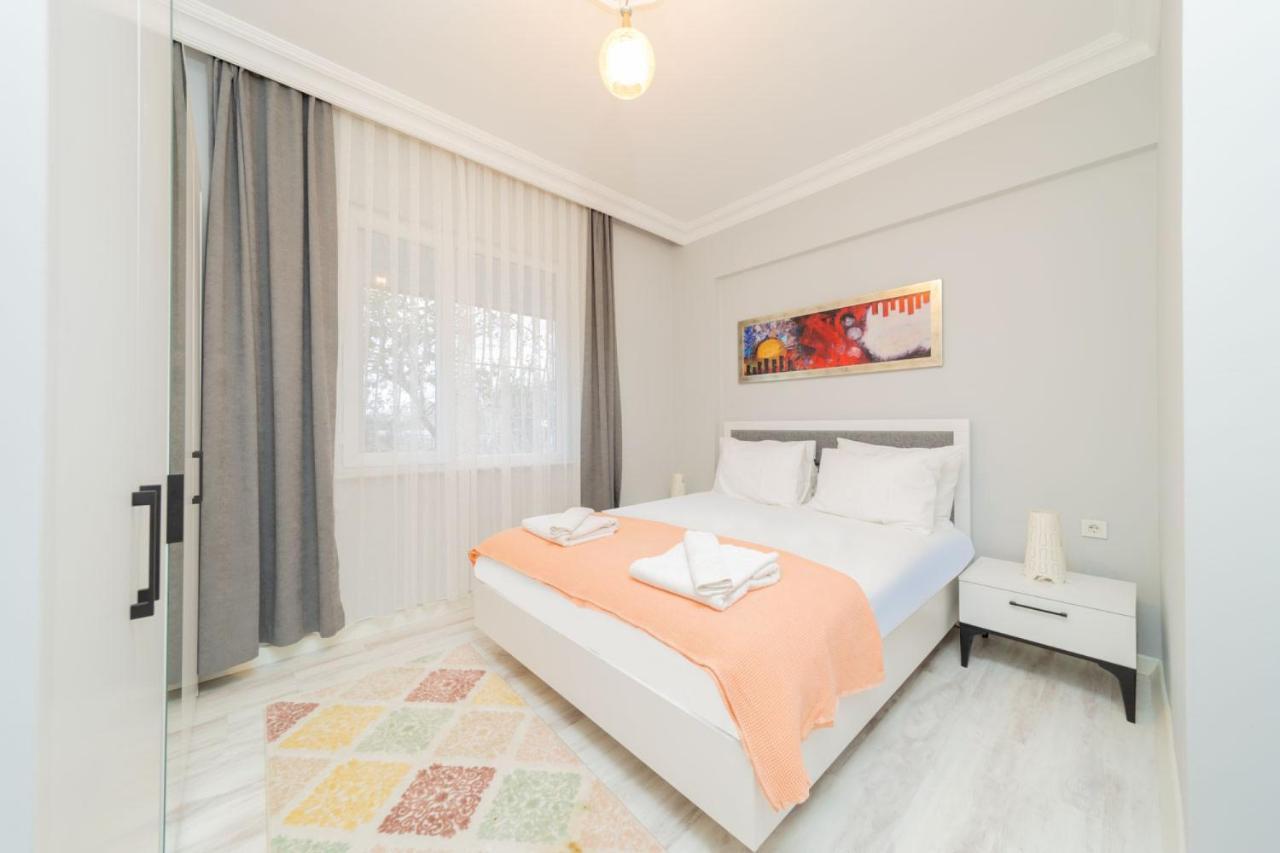 אנטליה Vibrant Flat With Lovely Balcony In Muratpasa מראה חיצוני תמונה