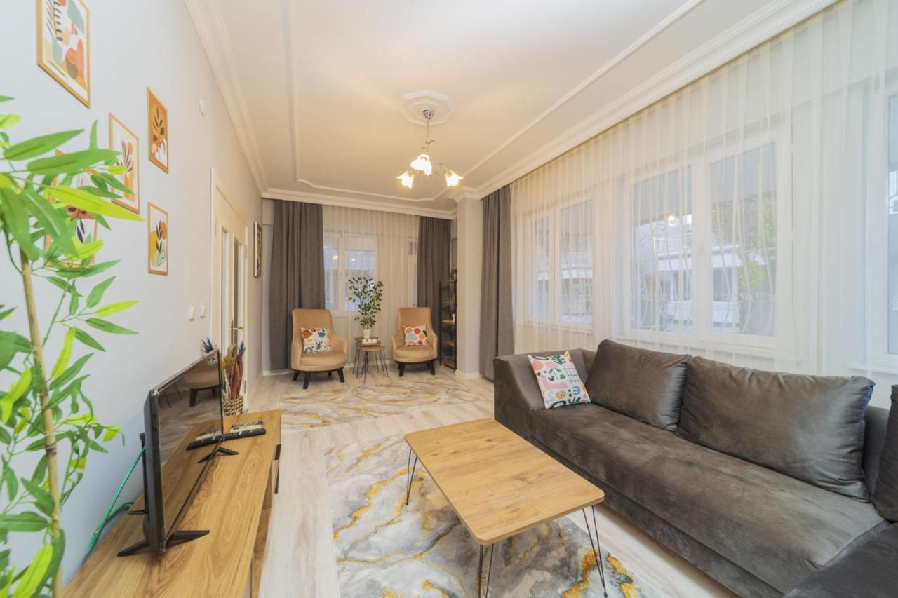 אנטליה Vibrant Flat With Lovely Balcony In Muratpasa מראה חיצוני תמונה