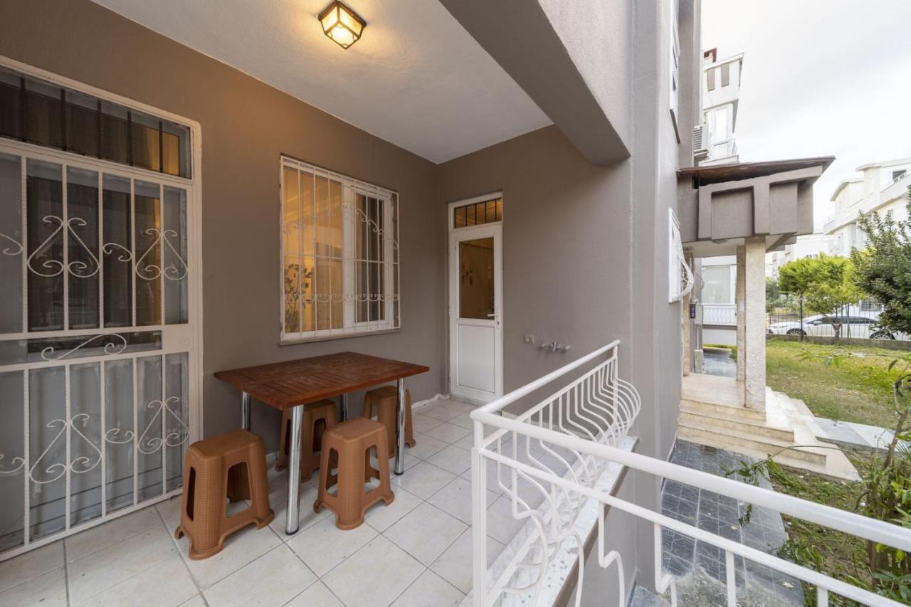 אנטליה Vibrant Flat With Lovely Balcony In Muratpasa מראה חיצוני תמונה